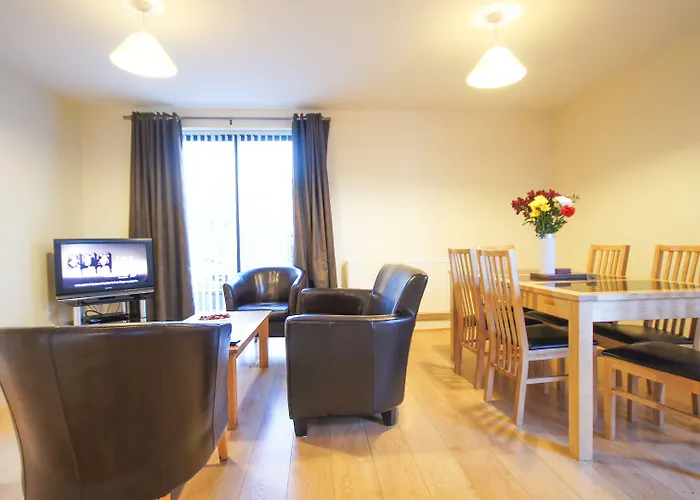 Crompton Court s