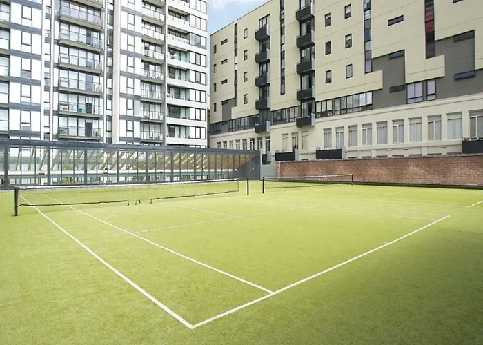 Hotel with Tennis: Melbourne Short Stay Apartments - Melbourne Cbd