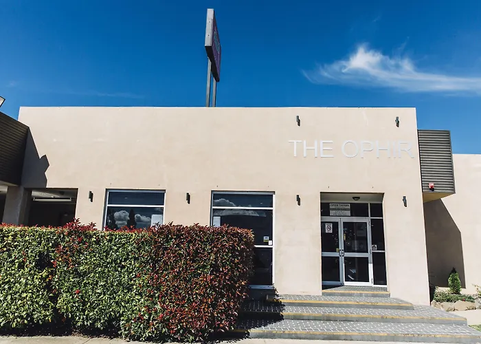 Motel: The Ophir Hotel