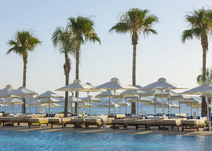 Resort: Constantinos The Great Beach Hotel