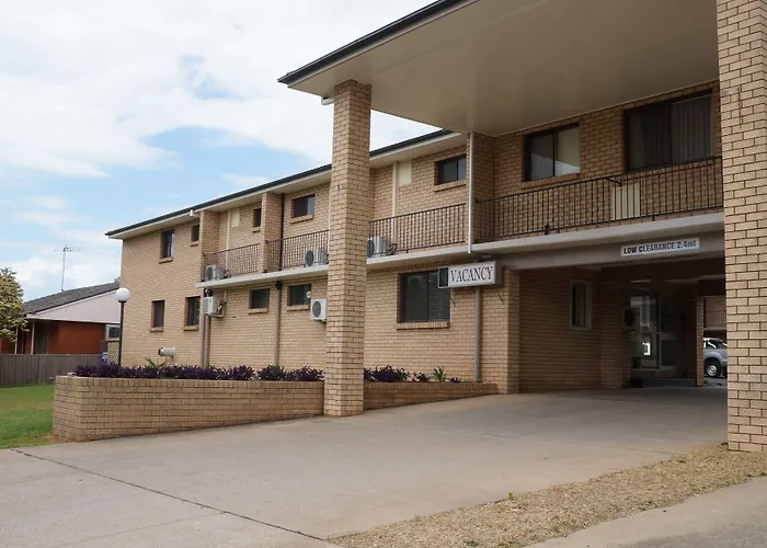 Motel: West End Motor Lodge