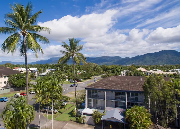Cairns Holiday Lodge