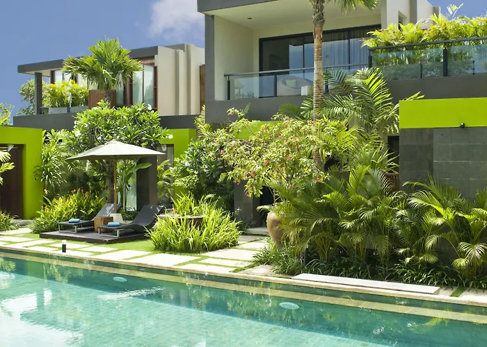 Hotels Close to Airport Cicada Luxury Townhouses