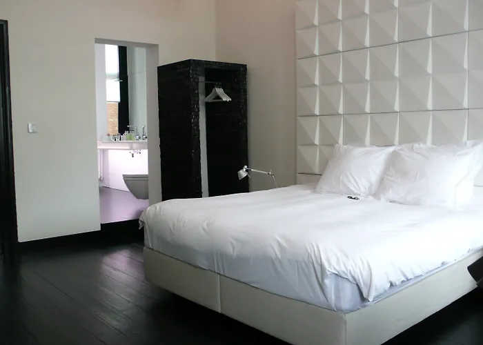  B&B Suites Feek