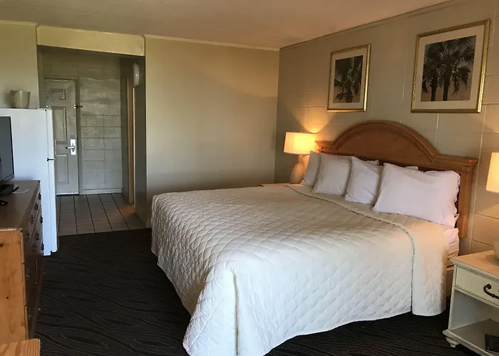 Admiral Motor Inn