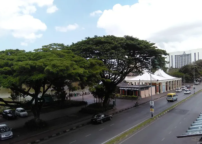 Guest house: Kuching Waterfront Lodge