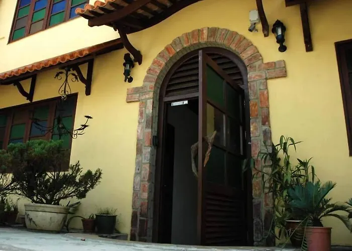 Guest house: Kuching Waterfront Lodge