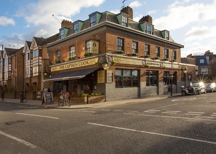 B&B: The Captain Cook