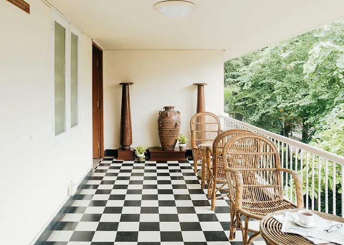 Hanu Reddy Residences Wallace Garden
