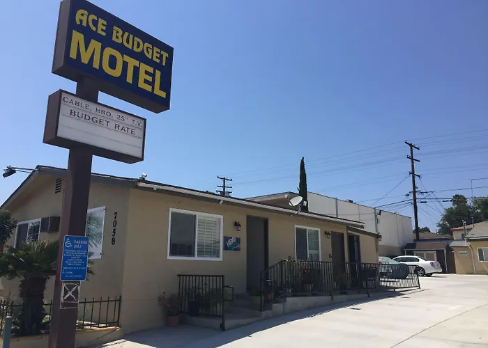 Motel: Ace Budget Motel