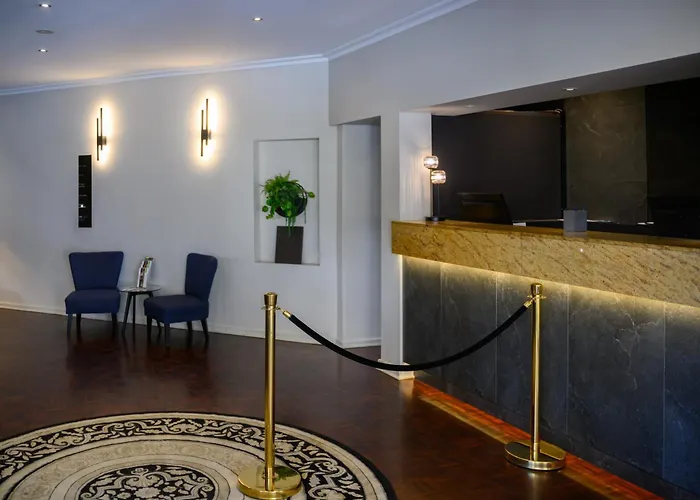 4 star hotel: Crest On Barkly Hotel