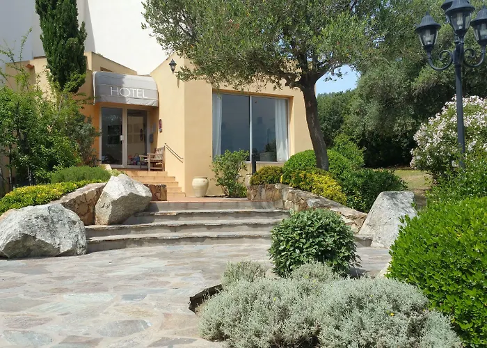 Hôtel 3 étoiles: Hotel Cala Di L'Oru