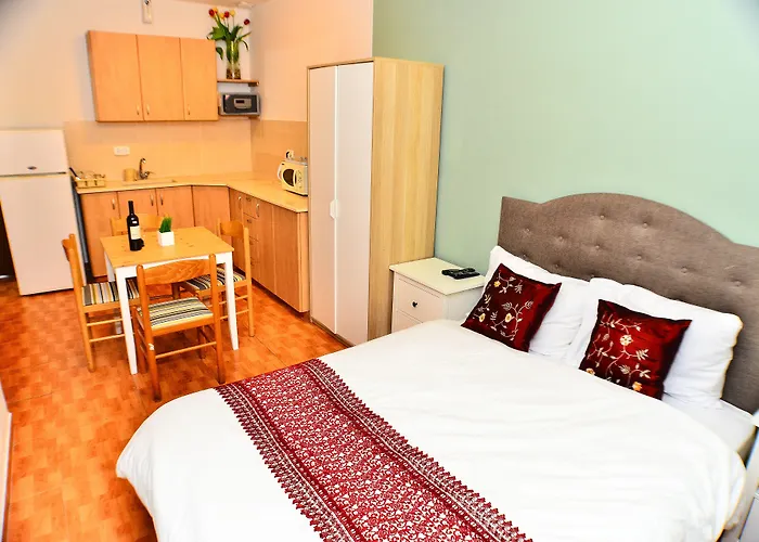 Avital Hotel