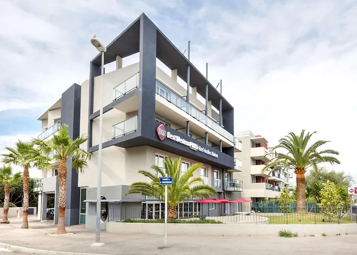 Luxury hotel only: Best Western Plus Antibes Riviera