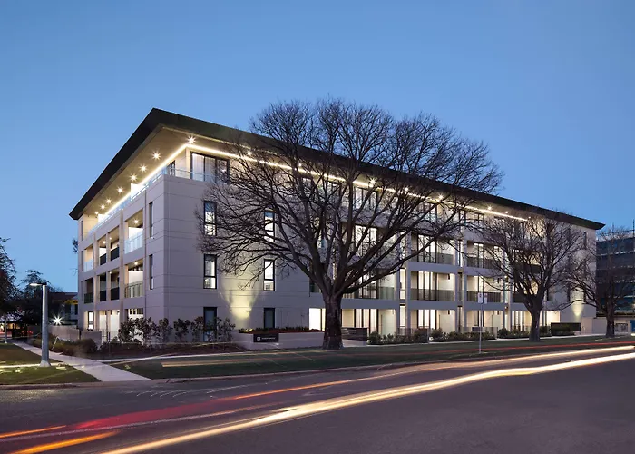 Romantic hotel: Knightsbridge Canberra