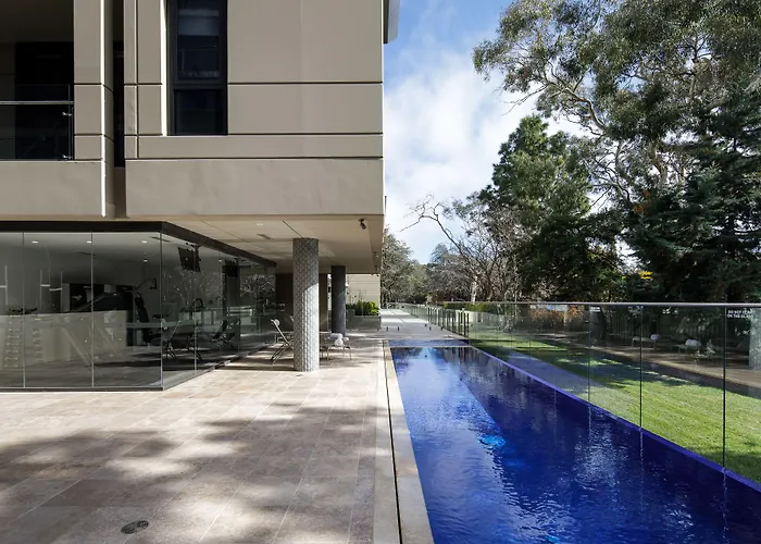 Romantic hotel: Knightsbridge Canberra