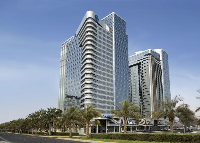 Airport Hotel: Pearl Rotana Capital Centre