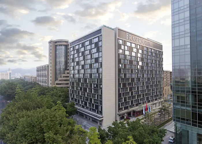 Fraser Suites Shenzhen: Infinity Pool & Business Zone Convenience