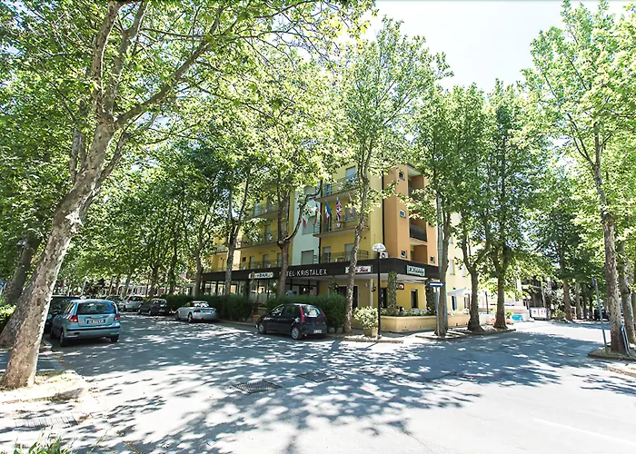 Hotel con piscina: Kristalex Pet Family Hotel