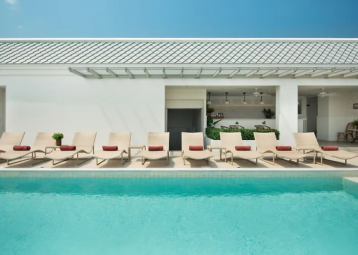 Luxury hotel only: Casa Vimaya Riverside