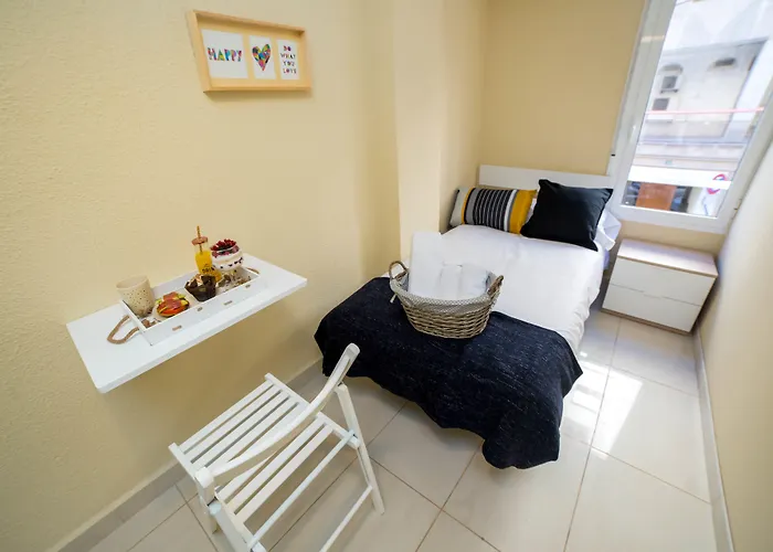 Hotel pres du College: Old Town Alicante