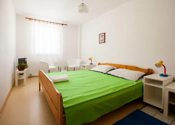 Friendly People'S Guest House