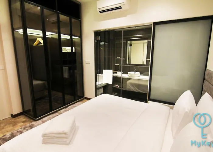 Expressionz Professional Suites By Mykey