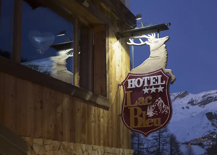 Hotel with view: Apartments Suites Lac Bleu