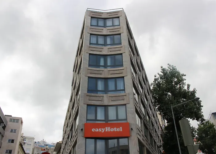 Cheap hotel: Easyhotel Lisbon
