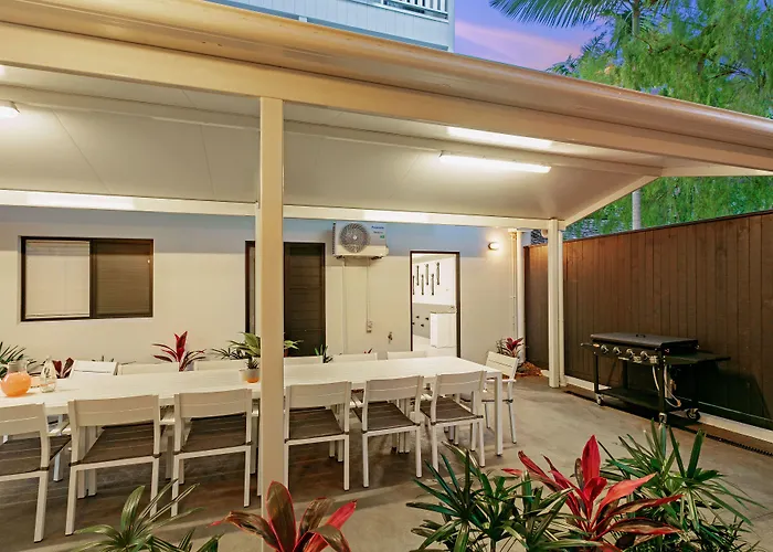 Hotel near College: Redhill Cairns Living - Pembroke St