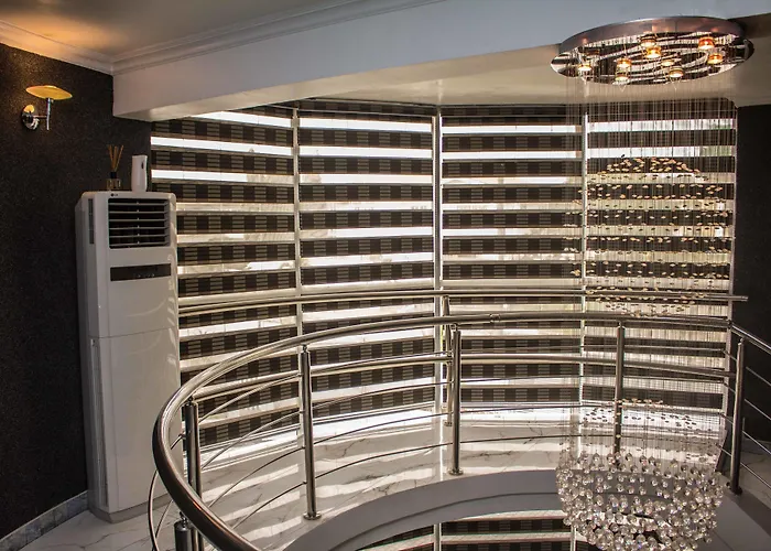 Hotel with view: The View