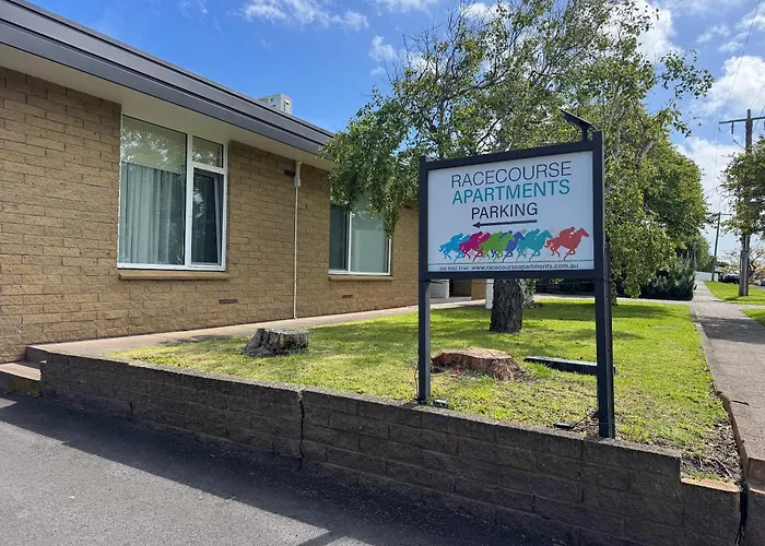 Botanic Racecourse Apartments