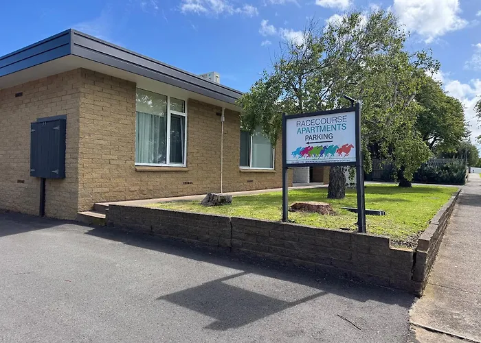 Botanic Racecourse Apartments