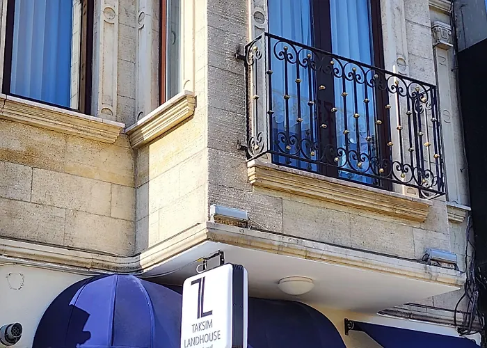 Taksim Landhouse