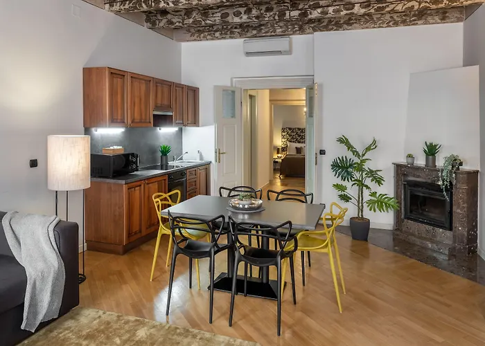 Chateau 9 Apartments By Adrez