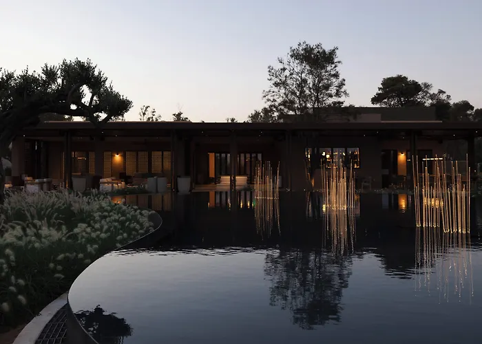 Family Hotel: 91 Athens Riviera, The Resort