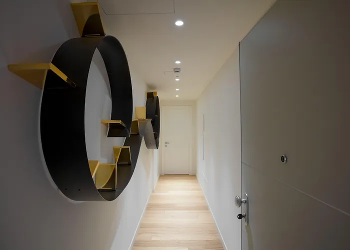 Sant'Ambrogio Apartments, Reception H24