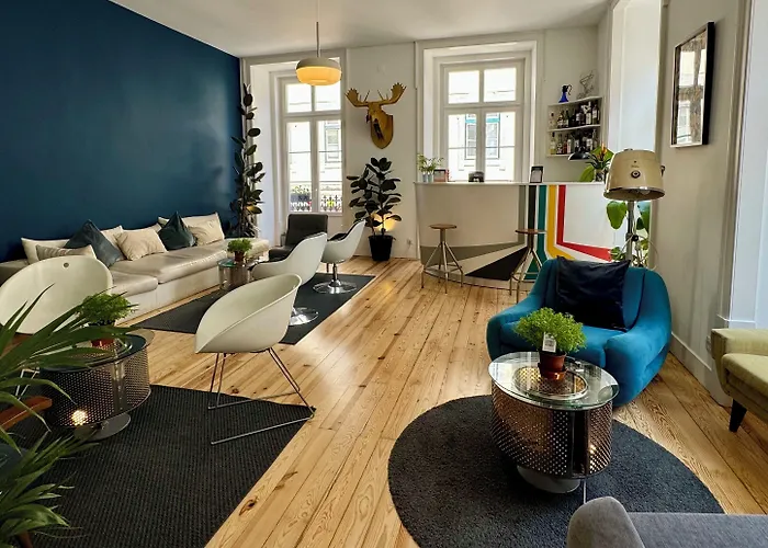  Lisbon Lounge