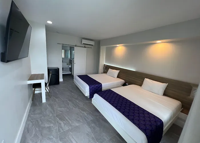 Resort: The Biscayne Hotel