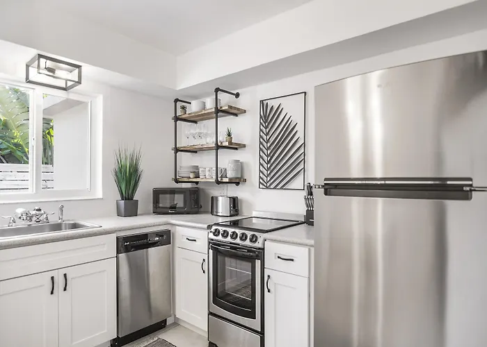 Alani Bay Premium Condos