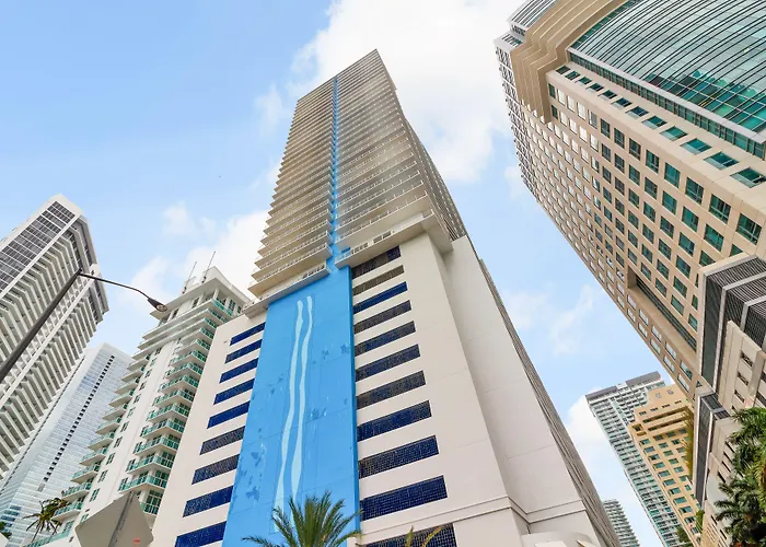 Club At Brickell Bay Luxury Suites