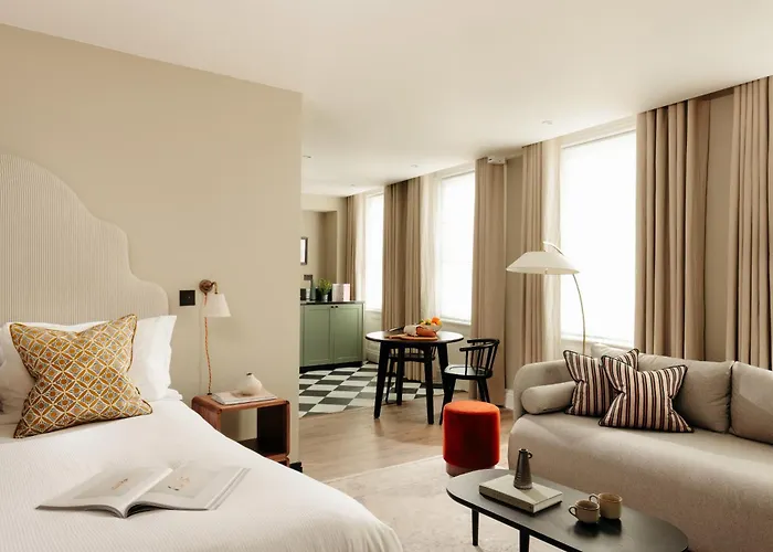 Native Kings Wardrobe, St Pauls