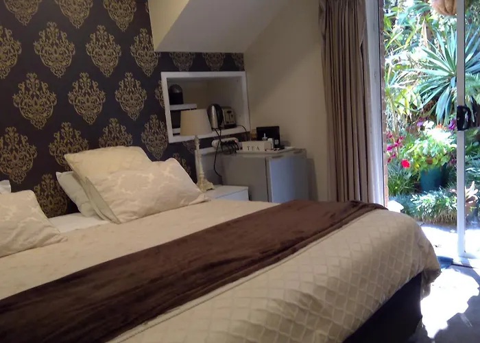 Bed and Breakfast Linley House