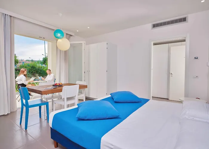 Isa - Residence With Panoramic Swimming Pool In Porto San Paolo Just 850 Mt From The Sea