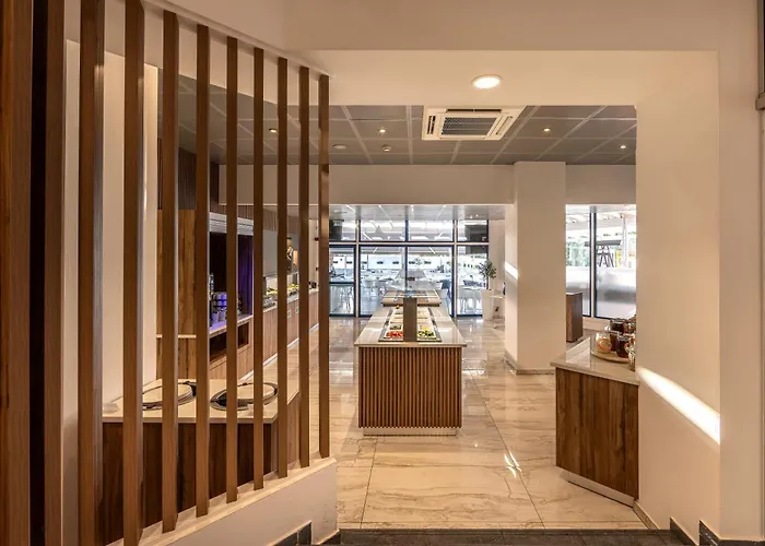 Lantiana Gardens Aparthotel