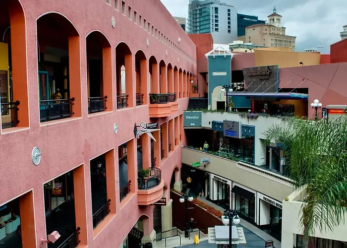 Airport Hotel: Club Wyndham Harbour Lights