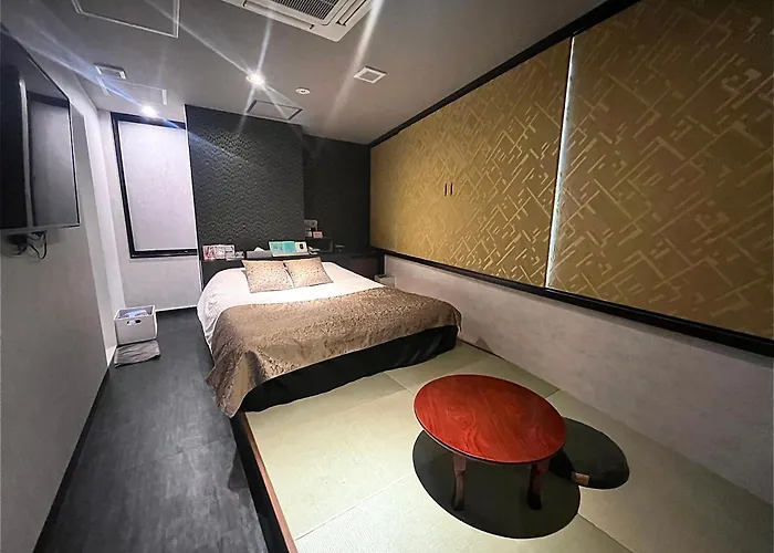 Hotel U