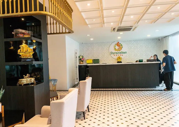 Hotel near College: Peranakan House