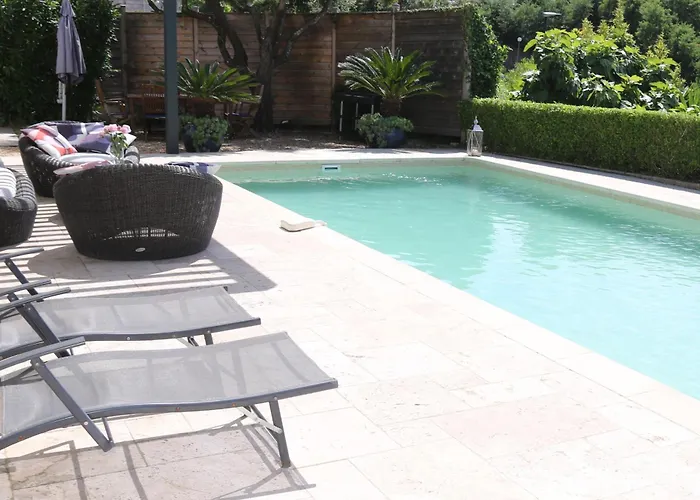 Rez de Villa, vue magnifique, piscine chauffée privée, spa villa Les Feuillantines