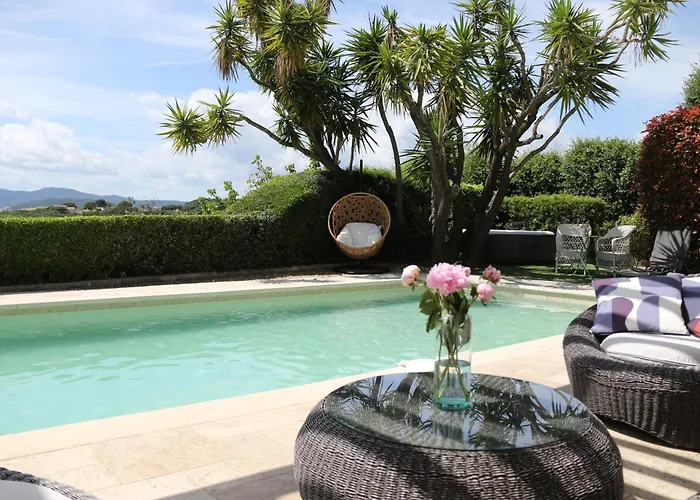 Rez de Villa, vue magnifique, piscine chauffée privée, spa villa Les Feuillantines